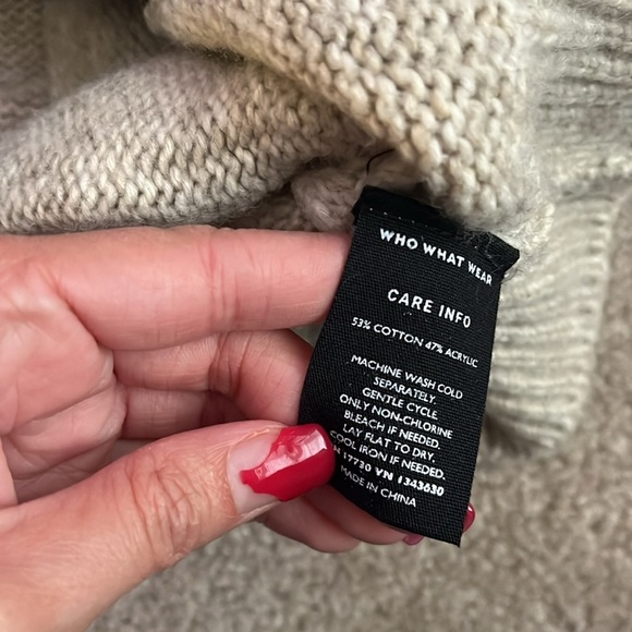 “Who What Wear: Sweater size medium” - Picture 5 of 6